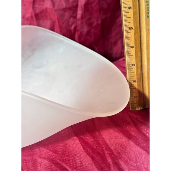 Vintage 14” White Satin Glass Wave Bowl Tray Freeform Design Centerpiece Platter - Picture 8 of 9